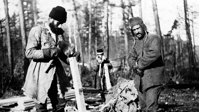 Как съветските затвори създали таен „език на крадците“, който сега се говори от милиони