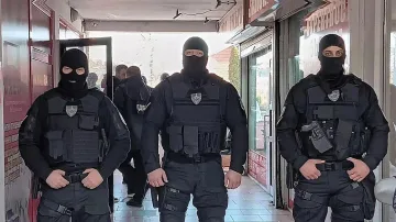 Удар срещу „Калашниците“: Разследват схемата "Lover Boy"