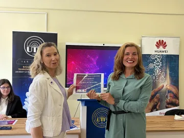 Първият курс, завършил трето ниво на програмата „Women in Tech – Жените в технологиите“, получи своите сертификати