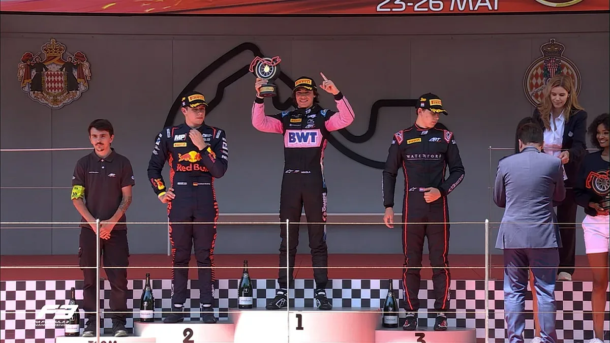 Герой! Голям успех на наше момче във Ф3 на култово трасе