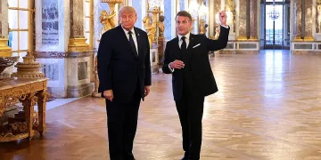 Макрон нагостил Тръмп с вечеря за половин милион. Какво похапнаха