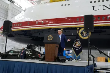Air Force One вече изглежда по вкуса на Тръмп