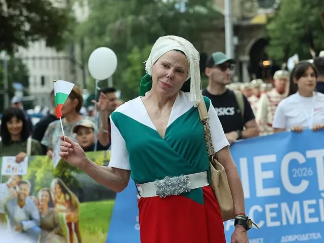 Ето кой уши роклята байряк на княгина Калина