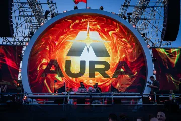 Хиляди души танцуваха до сутринта на първия ден от AURA: Temple of Eos