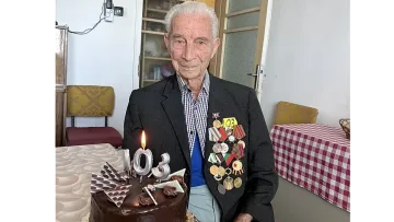 Преживял война и цял век история: На 103 години бай Иван още води хорото