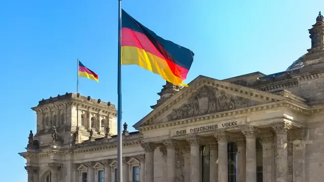 Почна се! Германците ще работят до дълбоки старини, за да избегнат фалит