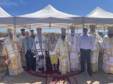 Славка Бозукова с висш църковен орден за Чудесата