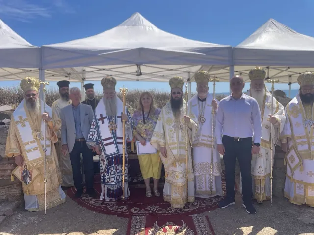 Славка Бозукова с висш църковен орден за Чудесата