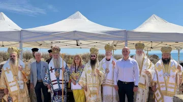 Славка Бозукова с висш църковен орден за Чудесата