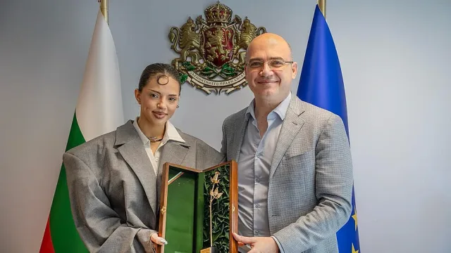 Дара прославя бг туризма по света