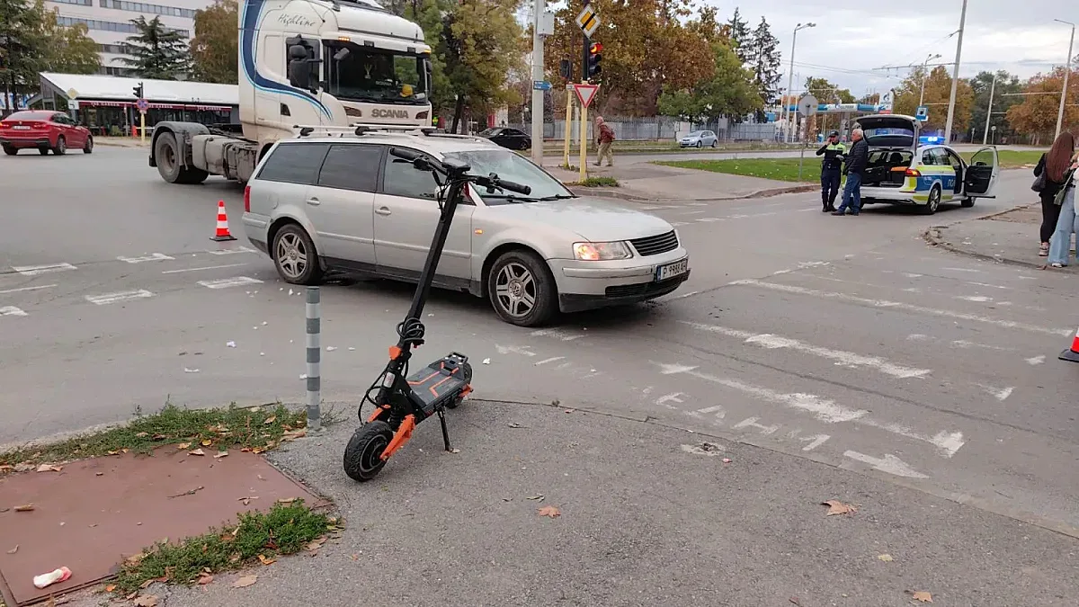 Две деца се удариха челно с електрически тротинетки