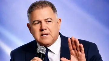 Изненада вдясно. Скандален кандидат за президент