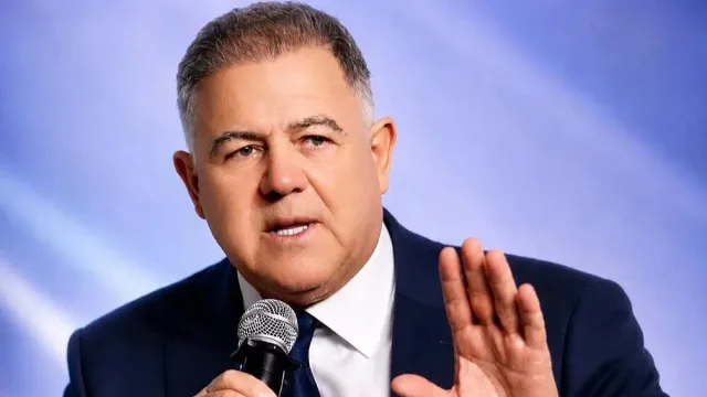 Изненада вдясно. Скандален кандидат за президент