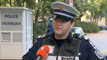 Детето е герой! Полицаи разказаха как 12-годишно спря кола на „Струма“