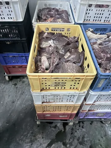 БАБХ възбрани близо 500 кг свинско и странични продукти в предприятие в Хасково