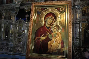 Какъв празник е днес? Почитаме честната одежда на Богородица