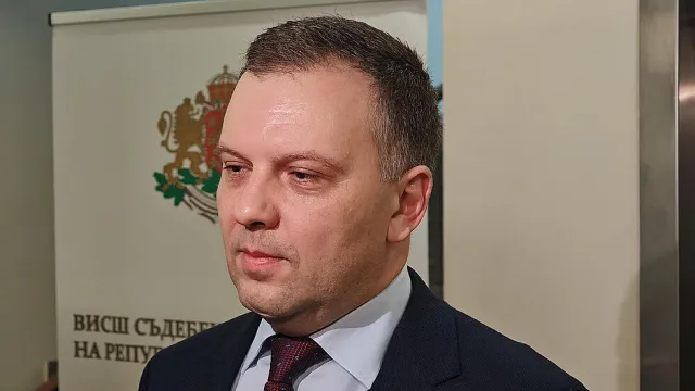 Министър Найденов поиска отстраняване на висш магистрат