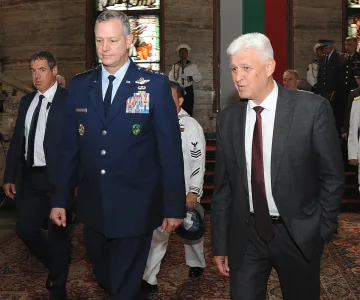Димитър Стоянов се срещна с топ командващия на НАТО в Европа