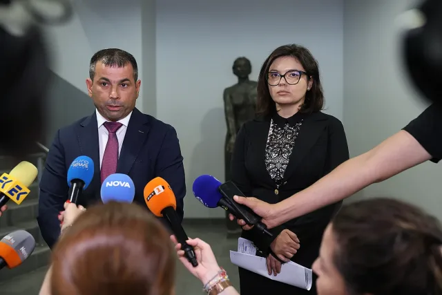 Жена мамила десетки с кредити, представяла се от политическа партия 