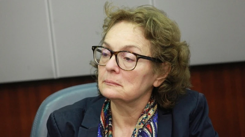 Politika румяна коларова с мощен удар по демержиев 2026 rumiana kolarova politika "някакъв министър да се прави на герой пред началника - това не е в стила на нито една нормална демокрация. В... Iustitia. Bg румяна коларова с мощен удар по демержиев 2026 2026-07-04 10:12:29 юстиция politika