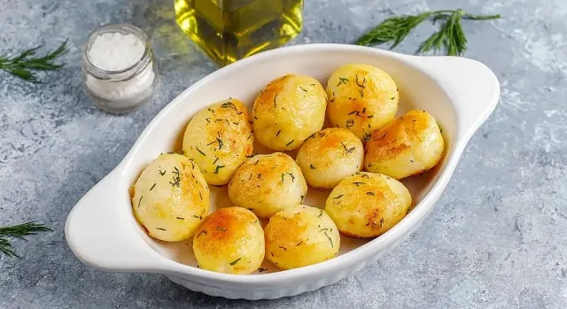 Летен хит на трапезата: Безобразно вкусни картофи с копър и чесън