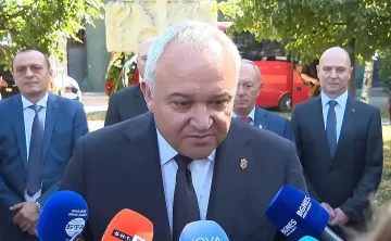 Демерджиев пак влезе в минно поле - заплашва вместо да обяснява