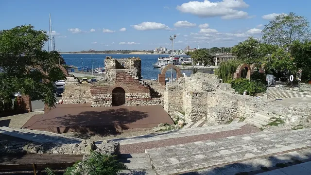 Бизнесмен показа колко струва кралска вечеря за трима в Несебър (СНИМКА)