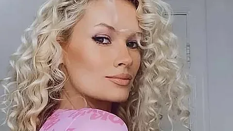 Светът скърби! Отиде си гласът от един от най- големите клубни хитове на века