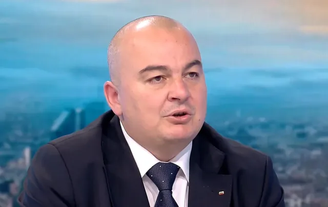 Случаят с фалшивото масло отприщи нова офанзива. Затягат още контрола върху храните