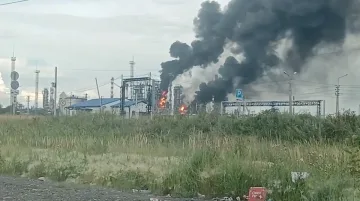 Украйна удари най-голямата руска рафинерия. Омск спря работа след атака с дронове