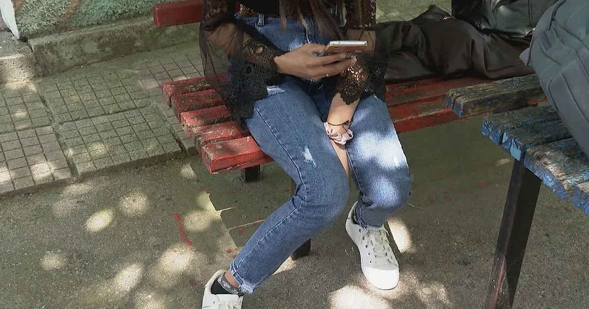 Шок! Обвиниха полицай за сексуално заиграване с малолетна