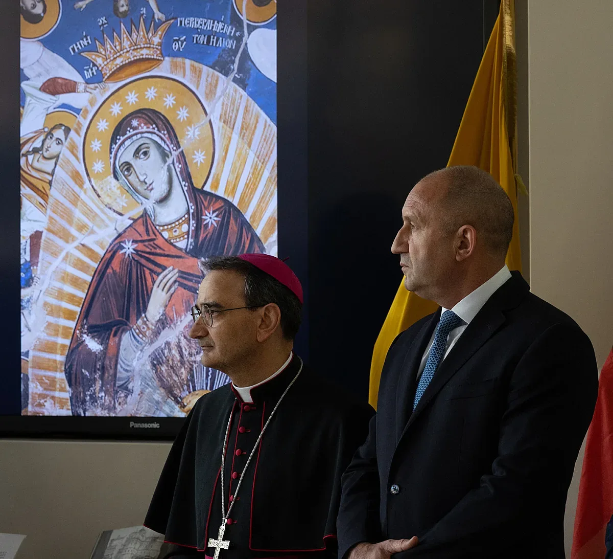 Радев се среща с папа Франциск, българска литургия звучи в Рим