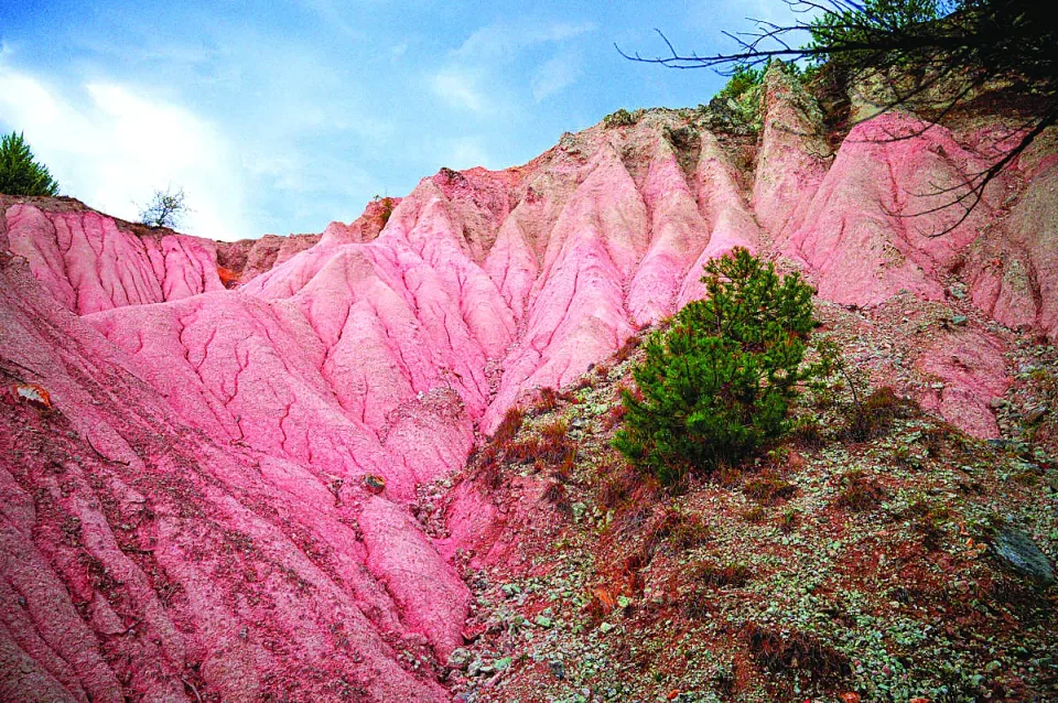 rozovite-piramidi-carevec-visit-kardzhali-03