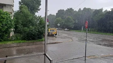 Стана страшно! Градушка като орех удари половин София