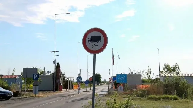 Български трактори блокират границата с Гърция
