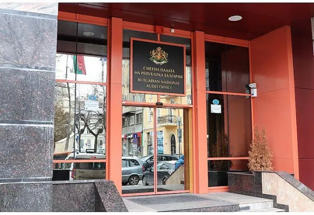 Договор със сина, бонуси за съпругата: КОНПИ проверява четирима държавни шефове