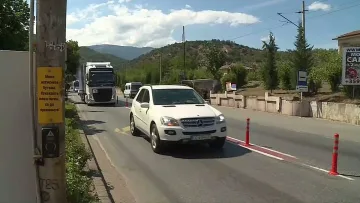 Стотици протестираха в центъра на Кресна, недоволни са от режима на пътя