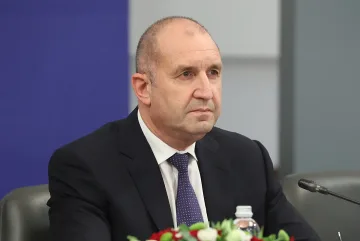 Радев при Макрон. Наши гвардейци на парада в Париж