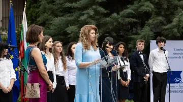 Йотова: България и Франция ще продължат да работят рамо до рамо