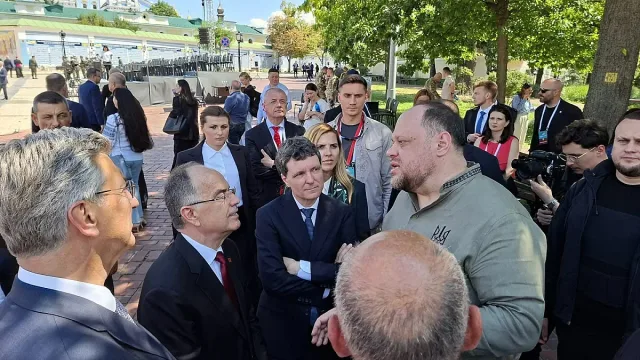 Външната ни министърка от Киев: България отваря газов коридор към Украйна