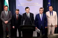 Властта обясни позицията на България след подписването на Киевската декларация
