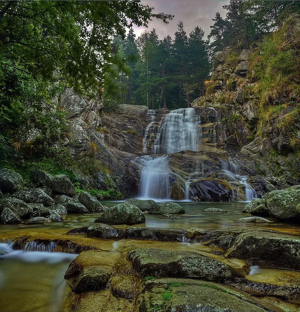 Два вида туризъм и пленяващ водопад в Пирин