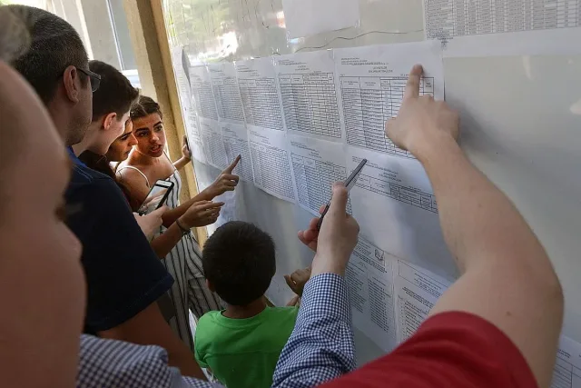 Денят на истината за хиляди! Става ясно кой влиза в желаната гимназия