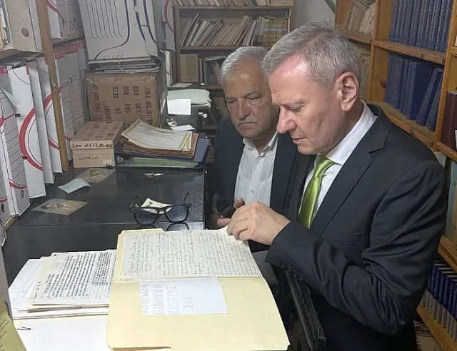 България си връща историческо съкровище! Започват преговори за безценен архив