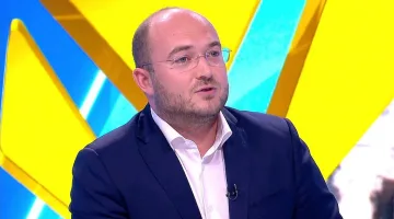 Нов скандал! Известен шеф-готвач прибрал 100 бона за гробища
