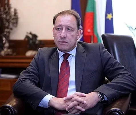 Сензационна рокада: Съпругът на Мая Манолова превзема секретен държавен пост
