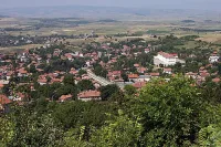 Село с тайнствен манастир стана имотна звезда. Къщи на тераси