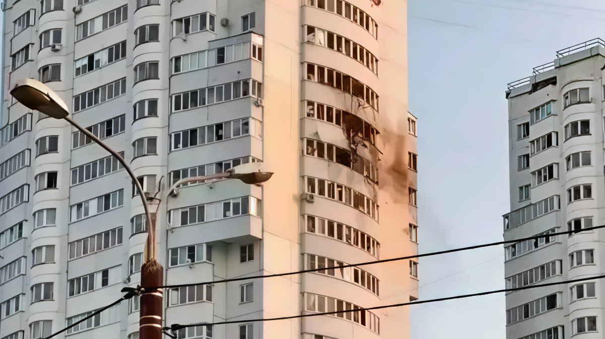 Свят огнен ад край москва! Украински дронове отнеха пет живота 2026 grad cexov krai moskva rusiia свят петима души загинаха, а шестима бяха ранени при атака с безпилотни летателни апарати срещу московска област рано... Iustitia. Bg огнен ад край москва! Украински дронове отнеха пет живота 2026 2026-08-04 06:41:18 юстиция свят