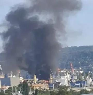 Голям пожар заклещи Варна!
