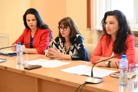 Браво! Министър Ефремова излиза на война срещу демографската криза